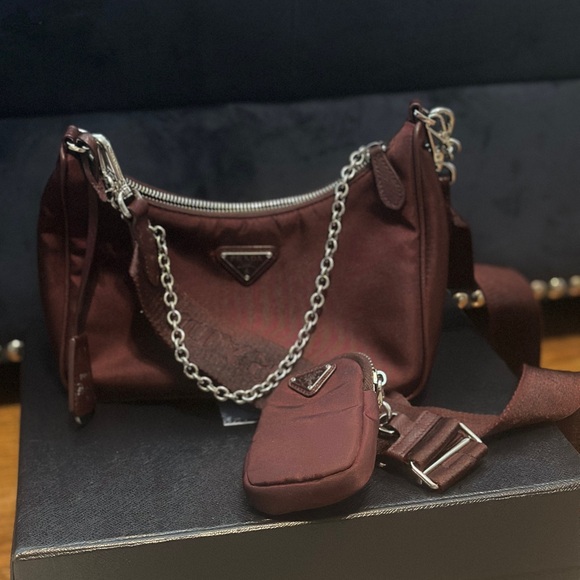 Prada Re-Edition 2005 Re-Nylon bag LIMITED EDITION COLOR! Burgundy - Picture 2 of 11